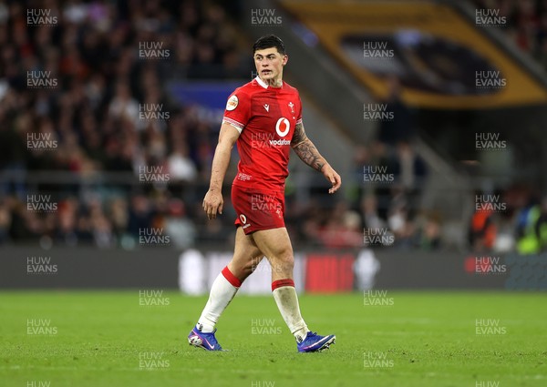 070226 - England v Wales - Guinness Six Nations - Louis Rees-Zammit of Wales 