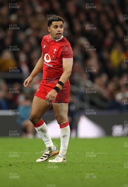 070226 - England v Wales - Guinness Six Nations - Ben Thomas of Wales 