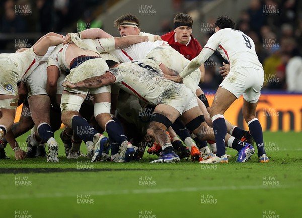 070226 - England v Wales - Guinness Six Nations - Alex Mann of Wales 