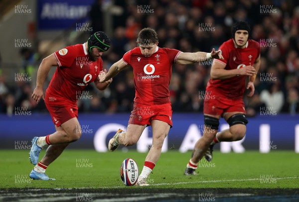 070226 - England v Wales - Guinness Six Nations - Dan Edwards of Wales kicks off