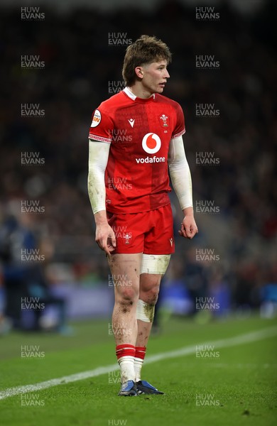 070226 - England v Wales - Guinness Six Nations - Ellis Mee of Wales 