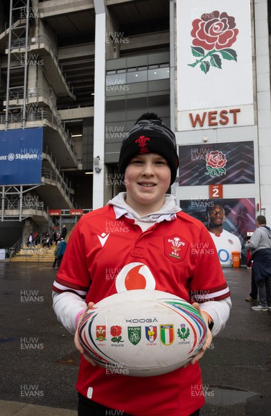 070226 - England v Wales, 2026 Guinness Six Nations - Wales fans arrive at the Allianz Stadium for the match