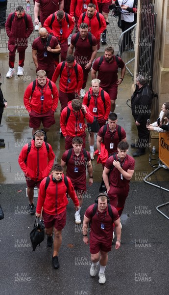 070226 - England v Wales, 2026 Guinness Six Nations - Wales captain Dewi Lake leads the Wales team as they arrive at the Allianz Stadium ahead of the match