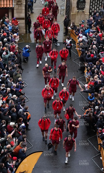 070226 - England v Wales, 2026 Guinness Six Nations - Wales captain Dewi Lake leads the Wales team as they arrive at the Allianz Stadium ahead of the match