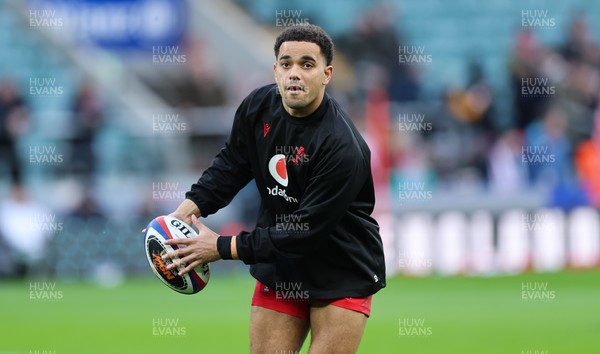 070226 - England v Wales, 2026 Guinness Six Nations - Ben Thomas of Wales during warm up ahead of the match