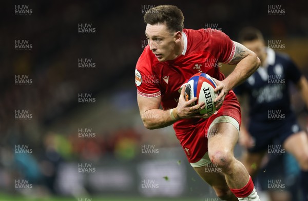 070226 - England v Wales, 2026 Guinness Six Nations - Josh Adams of Wales dives in to score try