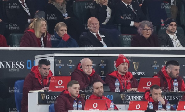 070226 - England v Wales, 2026 Guinness Six Nations - Welsh Rugby Union CEO Abi Tierney, left,  and President Terry Cobner watch the match