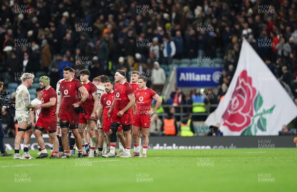 070226 - England v Wales, 2026 Guinness Six Nations - Wales players at the end of the match