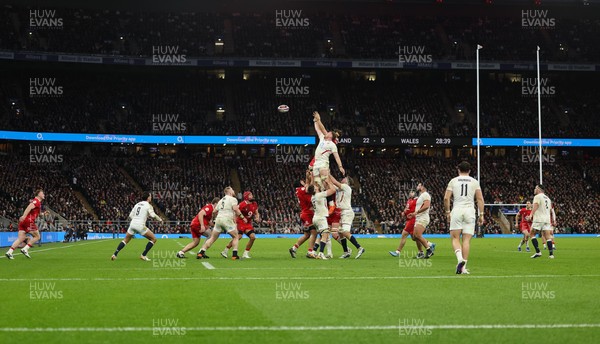 070226 - England v Wales, 2026 Guinness Six Nations - \Wales and England contest a line out