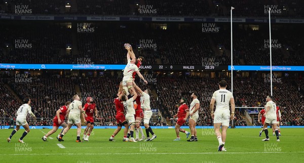 070226 - England v Wales, 2026 Guinness Six Nations - \Wales and England contest a line out
