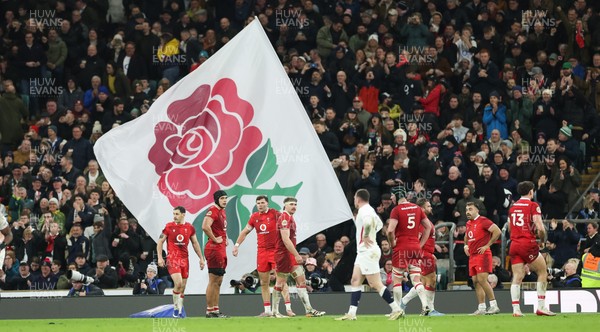 070226 - England v Wales, 2026 Guinness Six Nations - Wales players lineup as England prepare to take a conversion