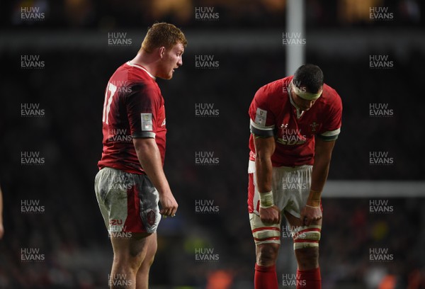070320 - England v Wales - Guinness Six Nations - Rhys Carre and Aaron Shingler of Wales look dejected
