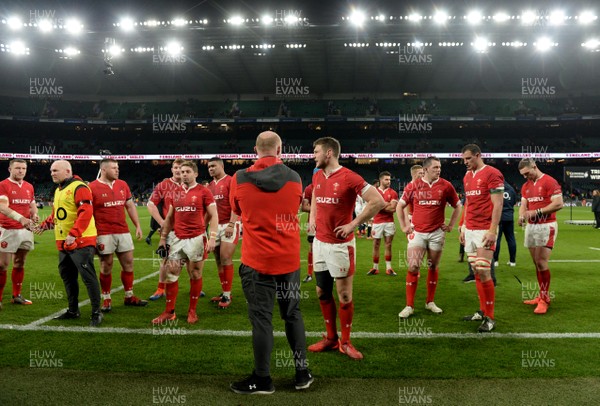 070320 - England v Wales - Guinness Six Nations - Wales players look dejected at the end of the game