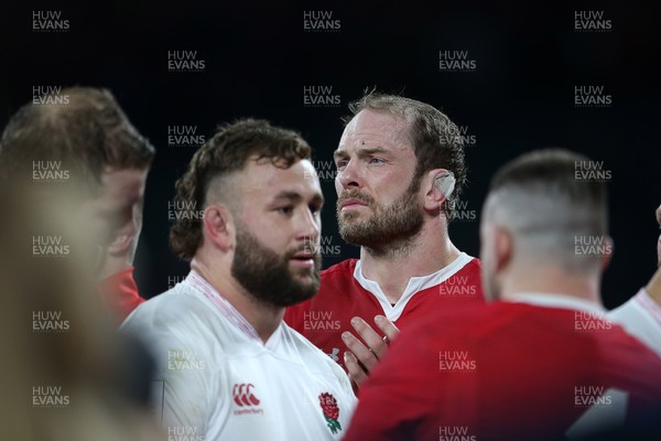070320 - England v Wales - Guinness 6 Nations Championship - Dejected Alun Wyn Jones of Wales at full time