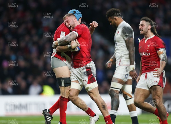 070320 - England v Wales, Guinness Six Nations 2020 - Justin Tipuric of Wales celebrates with Ross Moriarty of Wales after he races in to score try