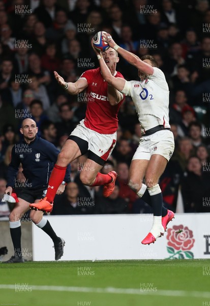 070320 - England v Wales, Guinness Six Nations 2020 - George North of Wales and Henry Slade of England compete for the ball