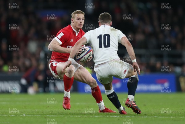 070320 - England v Wales, Guinness Six Nations 2020 - Johnny McNicholl of Wales takes on George Ford of England