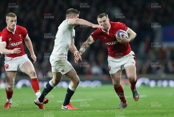 070320 - England v Wales, Guinness Six Nations 2020 - Hadleigh Parkes of Wales is held by Owen Farrell of England