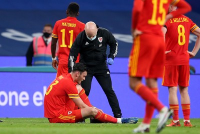 081020 - England v Wales - International Friendly -  Kieffer Moore of Wales talks to medical staff