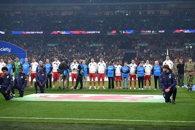 091025 - England v Wales - International Friendly - Wales anthem