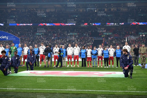 091025 - England v Wales - International Friendly - Wales anthem