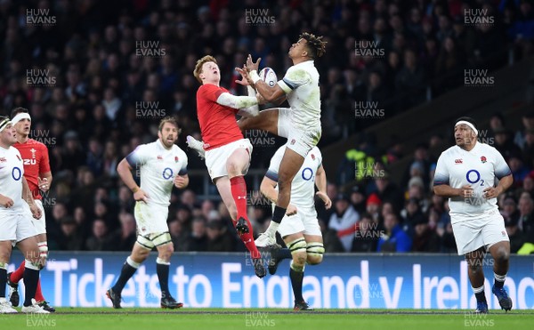 100218 - England v Wales - NatWest 6 Nations - Rhys Patchell of Wales and Anthony Watson of England compete for high ball
