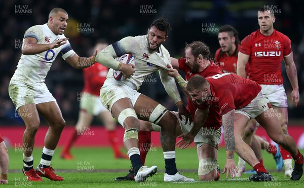 100218 - England v Wales - Natwest 6 Nations - Courtney Lawes of England is tackled by Alun Wyn Jones of Wales