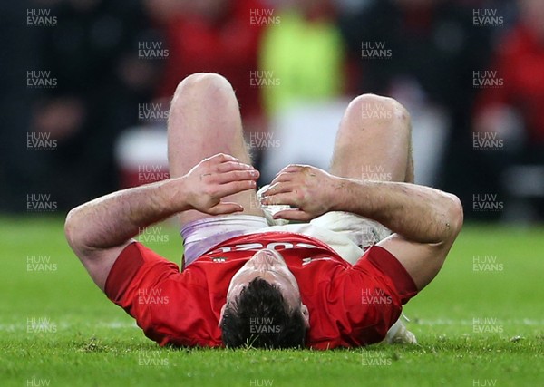 100218 - England v Wales - Natwest 6 Nations - Dejected Gareth Davies of Wales
