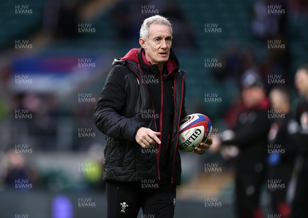 100224 - England v Wales - Guinness 6 Nations - Wales Coach Rob Howley during the warm up