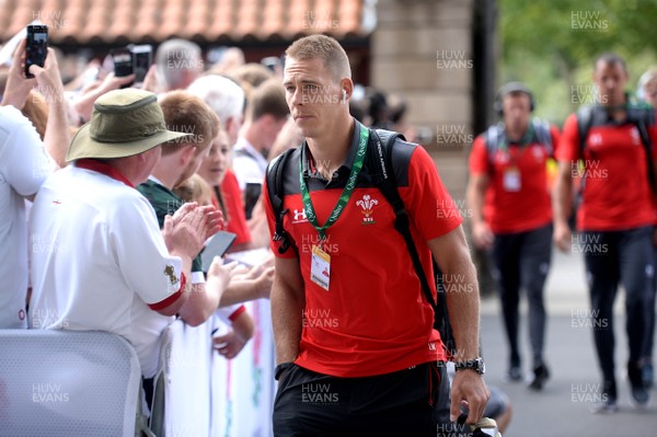 110819 - England v Wales - Quilter International - Liam Williams of Wales arrives