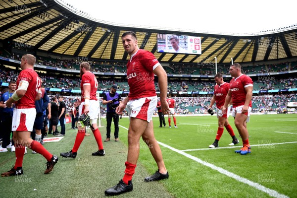 110819 - England v Wales - Quilter International - Justin Tipuric of Wales looks dejected