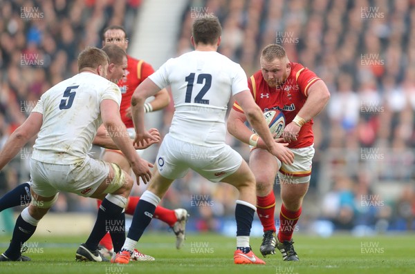 120316 - England v Wales - RBS 6 Nations 2016 -Samson Lee of Wales takes on Owen Farrell of England