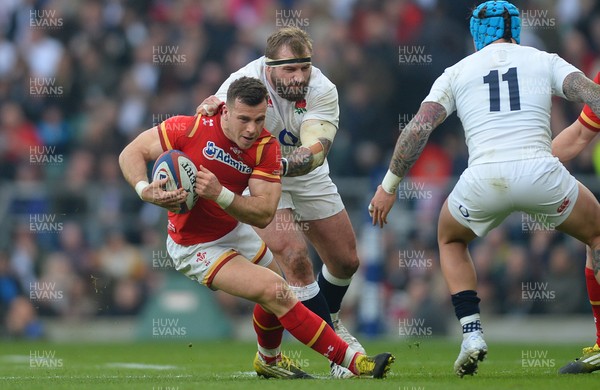 120316 - England v Wales - RBS 6 Nations 2016 -Gareth Davies of Wales is tackled by Joe Marler of England