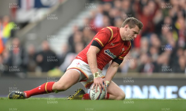 120316 - England v Wales - RBS 6 Nations 2016 -Dan Biggar of Wales scores try