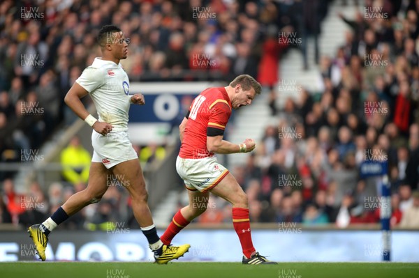 120316 - England v Wales - RBS 6 Nations 2016 -Dan Biggar of Wales celebrates his try