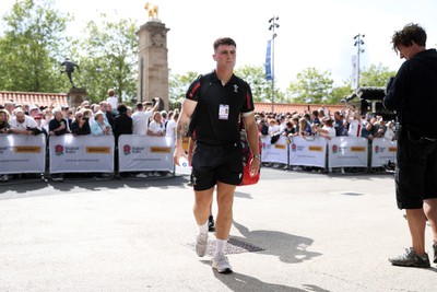 120823 - England v Wales - Summer Nations Series - Joe Roberts arrives at the stadium