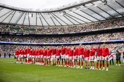 120823 - England v Wales - Summer Nations Series - Wales sing the anthem