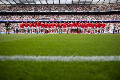 120823 - England v Wales - Summer Nations Series - Wales sing the anthem