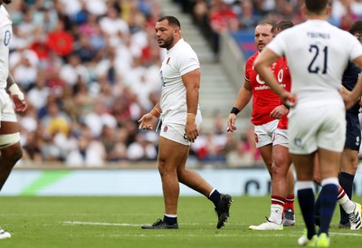 120823 - England v Wales - Summer Nations Series - Ellis Genge of England is given a yellow card by Referee Nika Amashukeli 