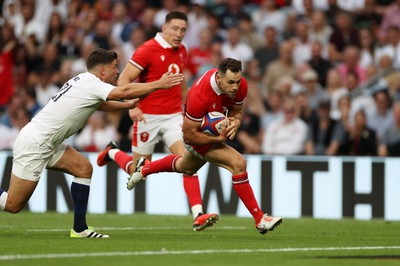 120823 - England v Wales - Summer Nations Series - Tomos Williams of Wales runs in to score a try