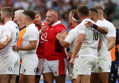 120823 - England v Wales - Summer Nations Series - Dan Biggar of Wales confronts Owen Farrell of England 