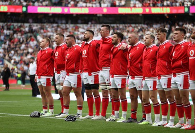 120823 - England v Wales - Summer Nations Series - Wales sing the anthem