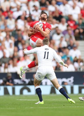 120823 - England v Wales, Summer Nations Series 2023 - Owen Williams of Wales takes the high ball as Elliot Daly of England looks on