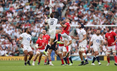 120823 - England v Wales, Summer Nations Series 2023 - Freddie Steward of England and Tomos Williams of Wales compete for the ball