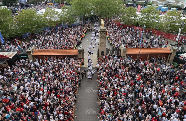 120823 - England v Wales, Summer Nations Series 2023 - The England team arrive at Twickenham ahead of the match