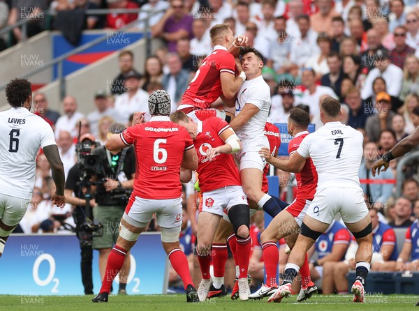 120823 - England v Wales, Summer Nations Series 2023 - Liam Williams of Wales collides with Henry Arundell of England