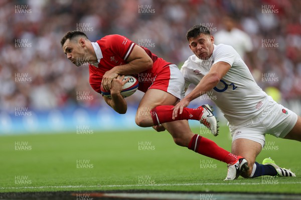120823 - England v Wales, Summer Nations Series 2023 - Tomos Williams of Wales races in to score try