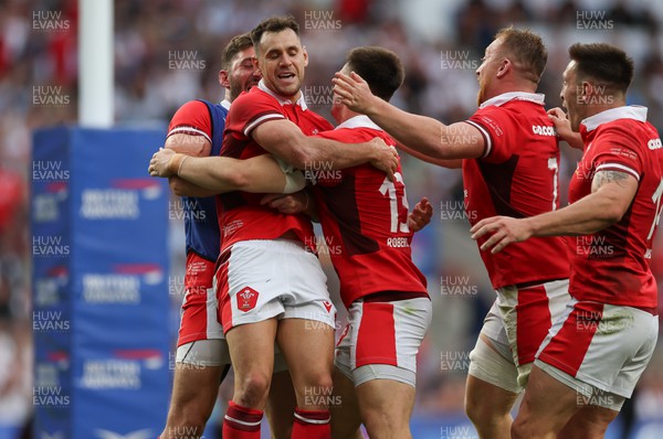 120823 - England v Wales, Summer Nations Series 2023 - Tomos Williams of Wales celebrates with team mates after scoring try