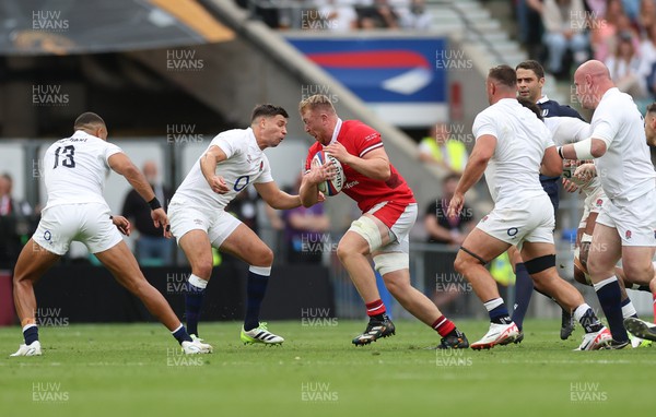 120823 - England v Wales, Summer Nations Series 2023 - Tommy Reffell of Wales presses forward