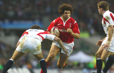 04.02.06.. England v Wales, RBS Six Nations, Twickenham Wales' Colin Charvis takes on Tom Voyce 